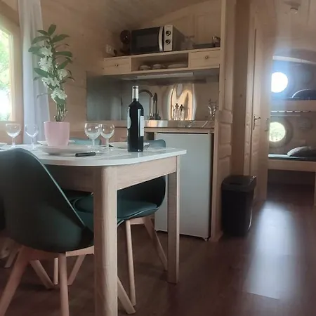 Ferienhaus Les Roulottes De Josephine *