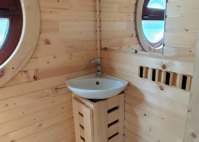 Les Roulottes De Josephine * Veyrines-de-Domme