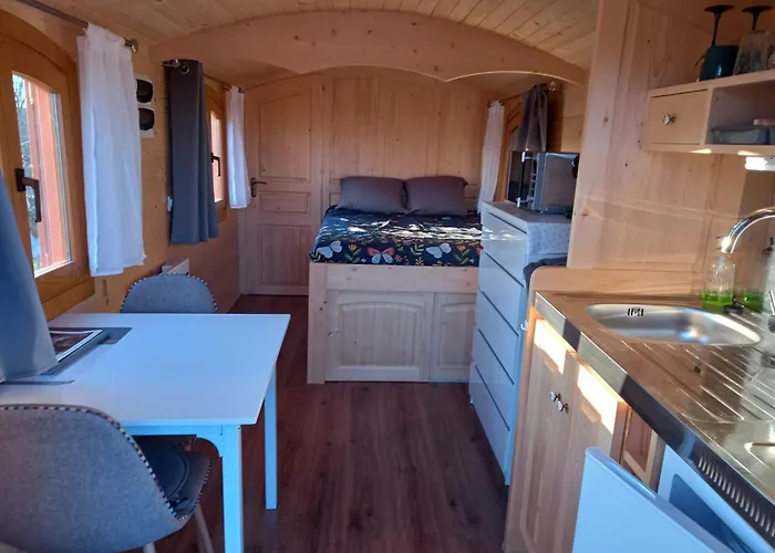 펜션 Les Roulottes De Josephine *